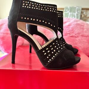 Brand New Jennifer Lopez Black Cutout Heels